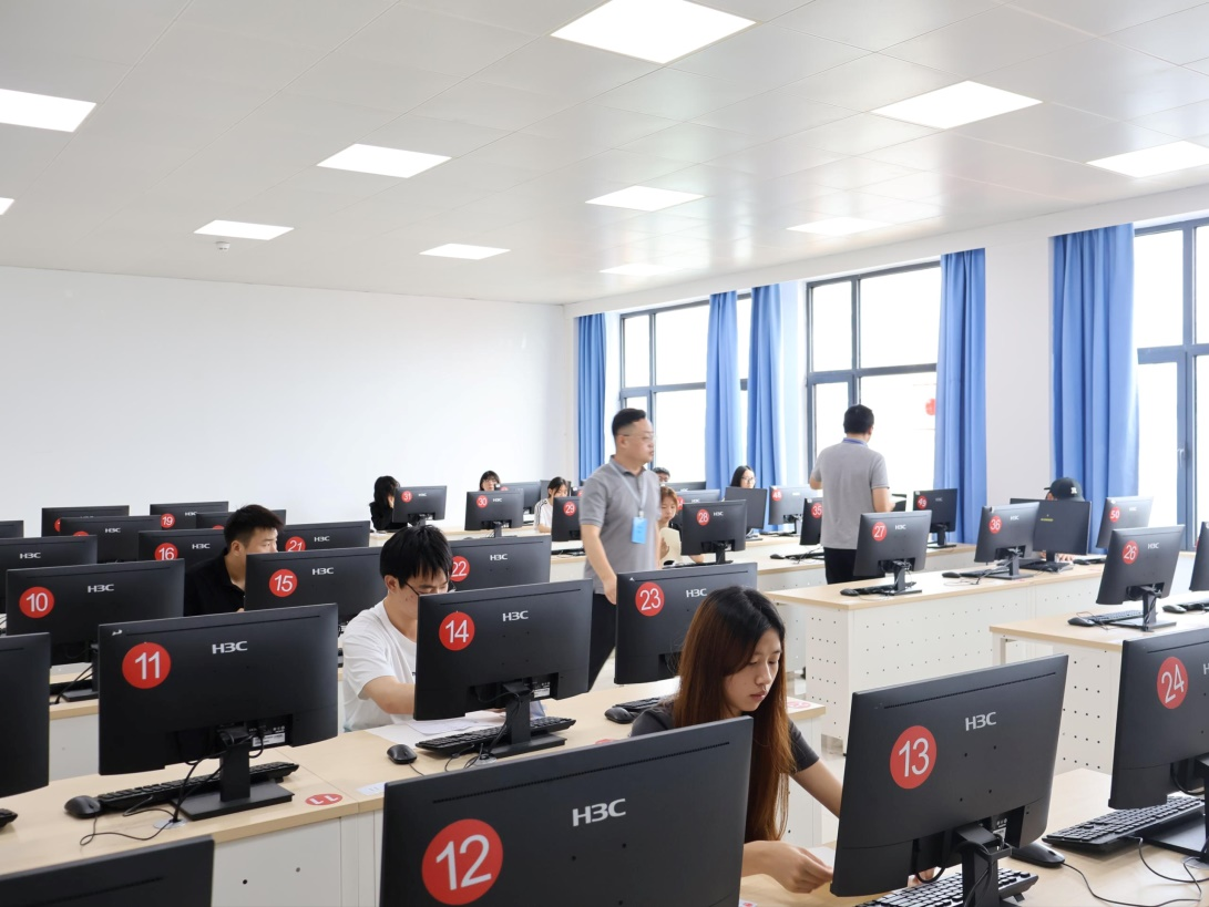 青島市首屆“技能新星”職業技能大賽物流與貨運代理賽項在我校圓滿落幕，信息技術咨詢賦能賽事創新